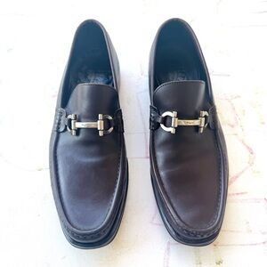 Salvatore Ferragamo Brown Leather Gancini Loafers – Size 8.5 EE